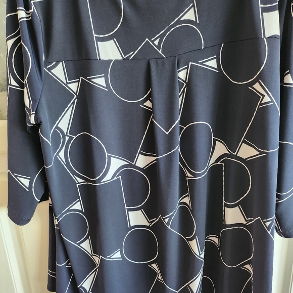 Joseph Ribkoff blouse - Picture 4 of 6